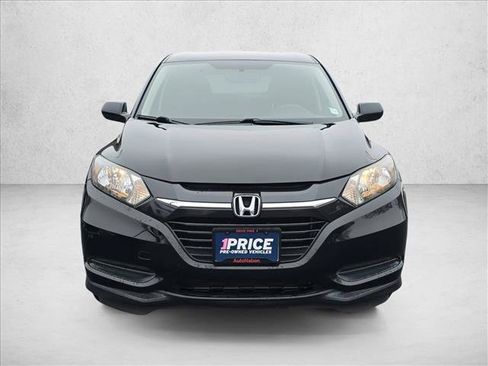 Used 2018 Honda HR-V LX image 2