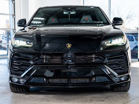 Used 2021 Lamborghini Urus image 3