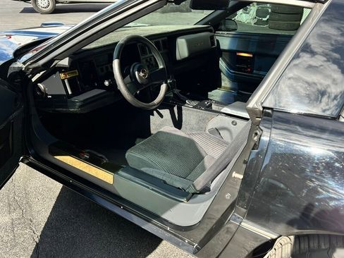 Used 1987 Chevrolet Corvette Coupe image 20