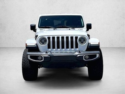 Used 2018 Jeep Wrangler Unlimited Sahara AWD/4WD image 3
