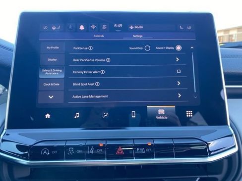 New 2026 Jeep Compass Limited image 38