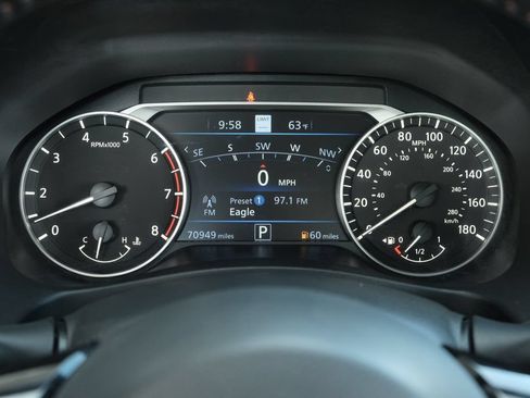 Used 2023 Nissan Altima 2.0 SR FWD image 9