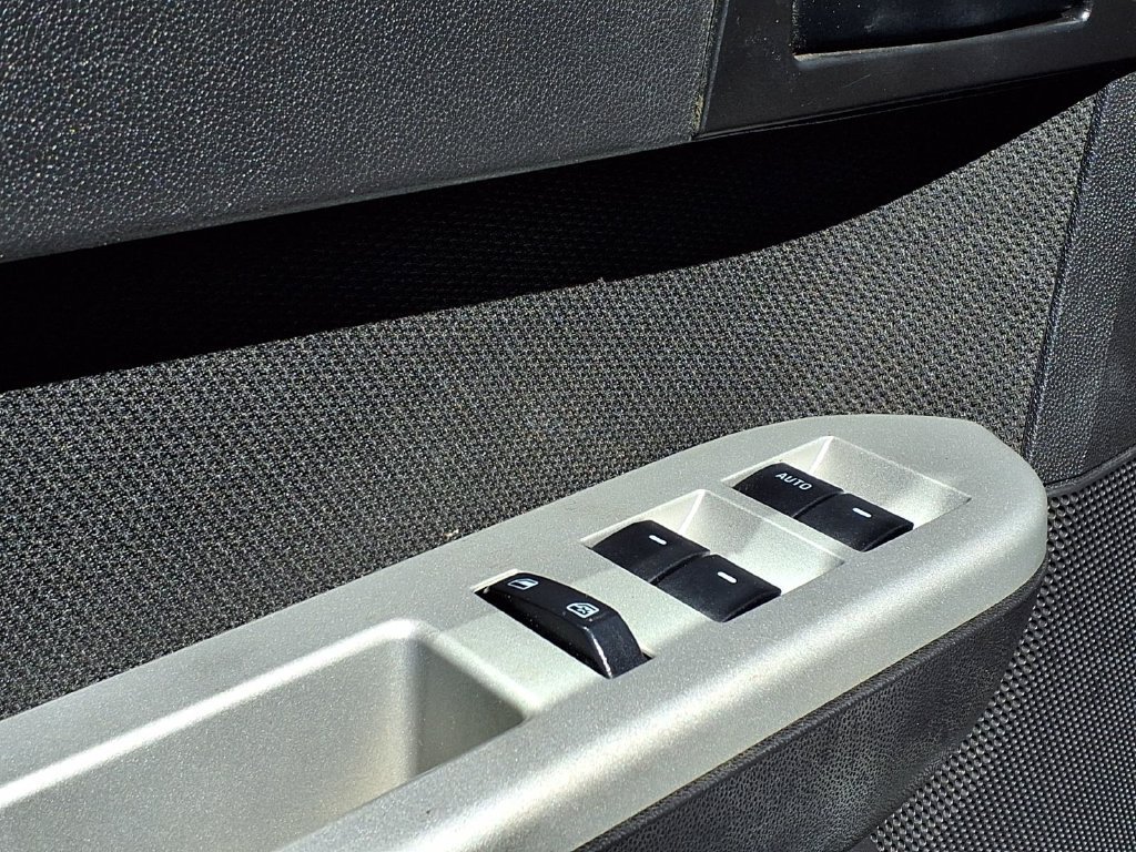 Used 2009 Ford Escape XLT FWD image 16