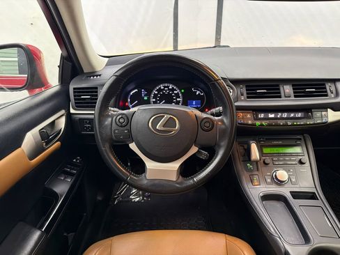 Used 2014 Lexus CT 200h FWD image 24