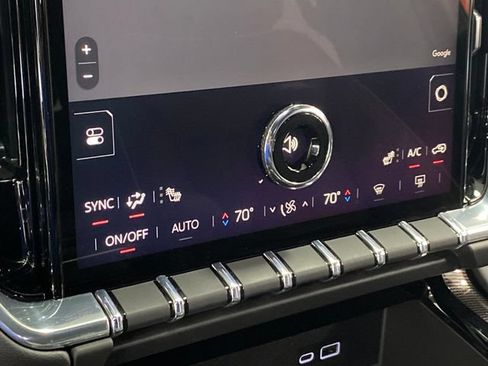 Certified 2025 GMC Yukon Elevation w/ LPO, Yukon Black Package AWD/4WD image 11