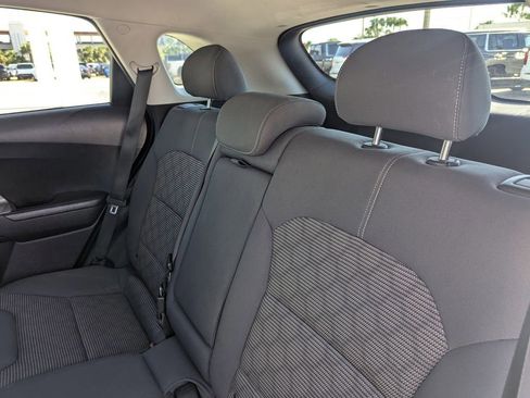 Used 2019 Kia Niro LX image 14