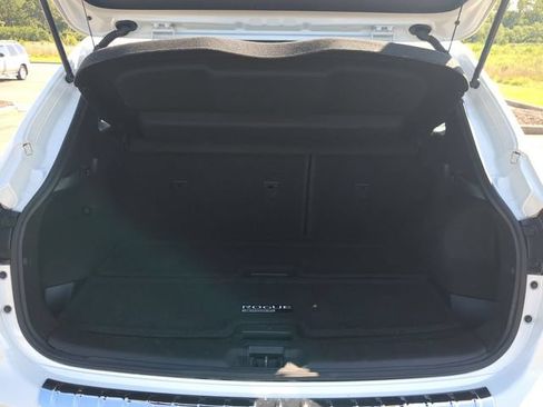 Used 2017 Nissan Rogue Sport SL w/ SL Premium Package FWD image 13