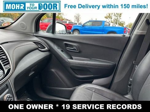 Used 2019 Chevrolet Trax LT w/ LT Convenience Package image 27