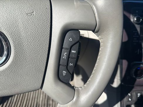 Used 2017 Buick Enclave Leather image 11