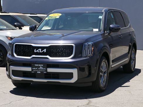 Used 2025 Kia Telluride LX FWD image 7