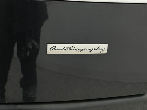 Used 2019 Land Rover Range Rover Autobiography image 39