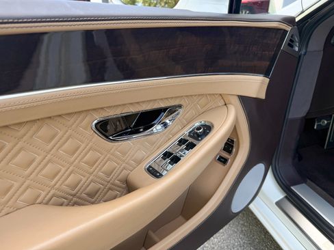 Used 2023 Bentley Continental GT Azure AWD/4WD image 21