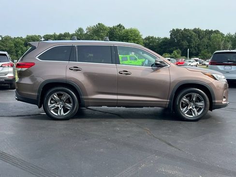 Used 2018 Toyota Highlander Limited AWD/4WD image 56