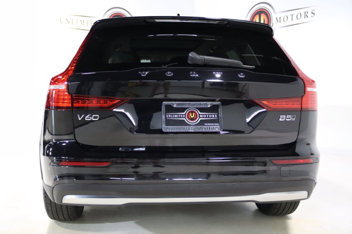 Used 2026 Volvo V60 B5 Cross Country Plus AWD/4WD image 27