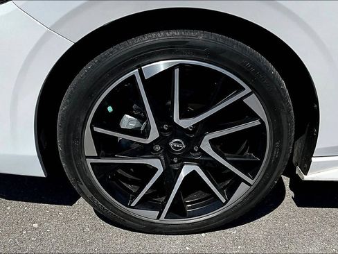 Used 2024 Nissan Sentra SR FWD image 6