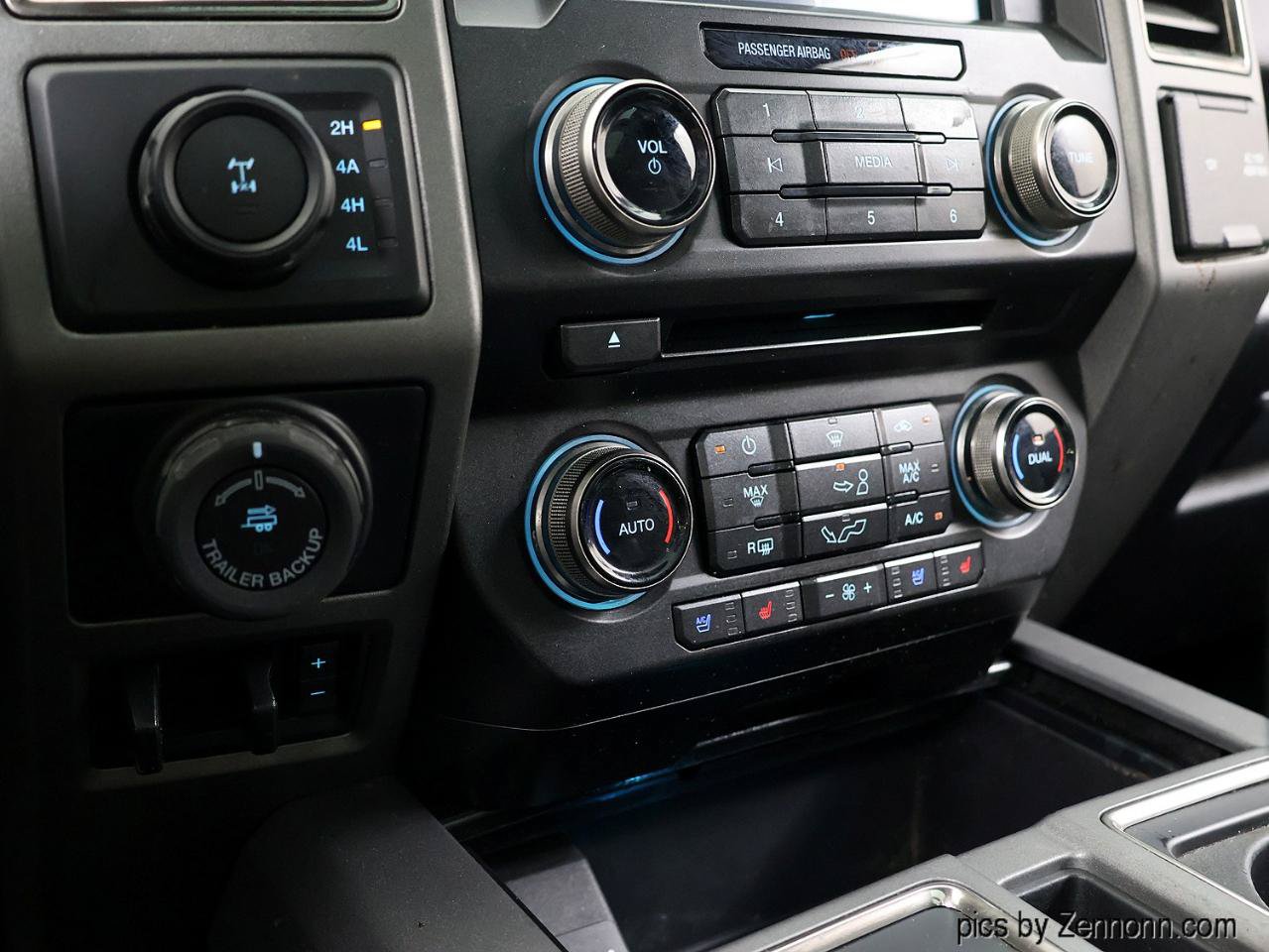 Used 2017 Ford F150 Raptor w/ Equipment Group 802A Luxury AWD/4WD image 37