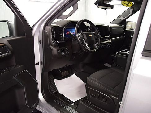 Used 2022 Chevrolet Silverado 1500 LT AWD/4WD image 15