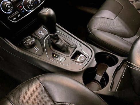 Used 2021 Jeep Cherokee Latitude Lux 80th Anniv w/ Quick Order Package 26U 80TH image 16