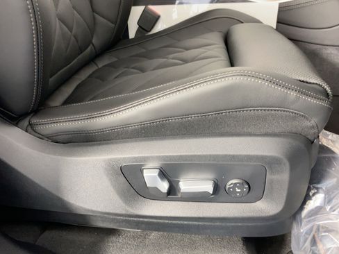 Used 2026 BMW X5 sDrive40i w/ Premium Package image 31