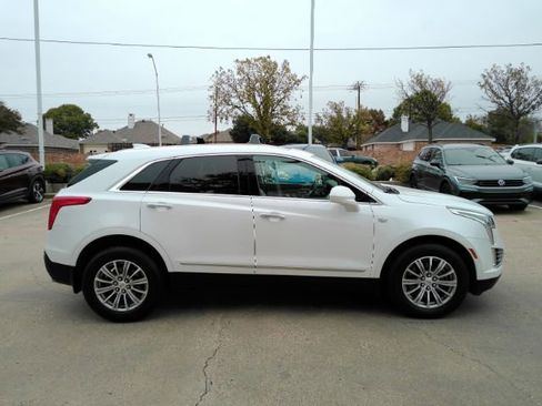 Used 2017 Cadillac XT5 Luxury w/ Driver Awareness Package image 5