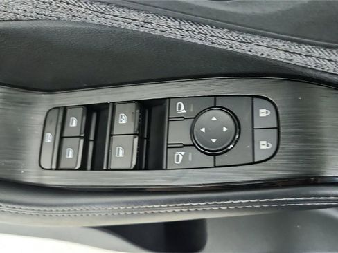 Certified 2023 Nissan Rogue SV image 16