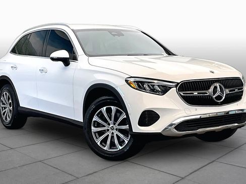 Used 2024 Mercedes-Benz GLC 300 4MATIC image 3