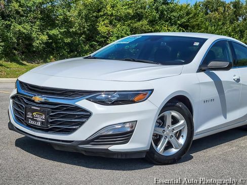 Used 2024 Chevrolet Malibu LS FWD image 2
