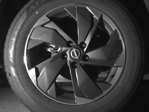 Used 2025 Nissan Rogue SV AWD/4WD image 15