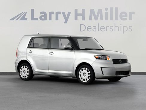 Used 2009 Scion xB image 1