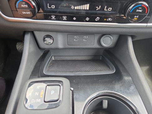 Used 2025 Nissan Rogue SV AWD/4WD image 15