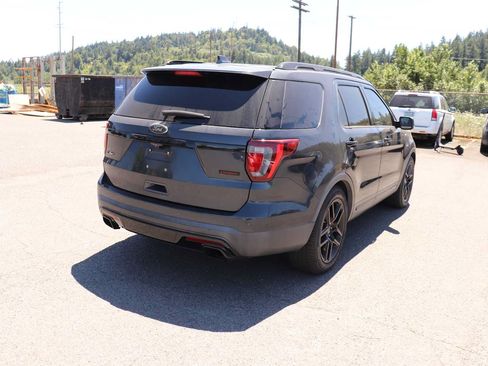 Used 2017 Ford Explorer Sport w/ Equipment Group 401A AWD/4WD image 5