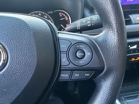 Used 2023 Toyota RAV4 LE AWD/4WD image 15