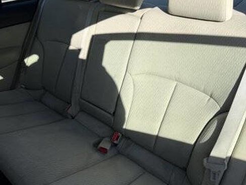 Used 2011 Subaru Legacy 2.5i Premium image 21