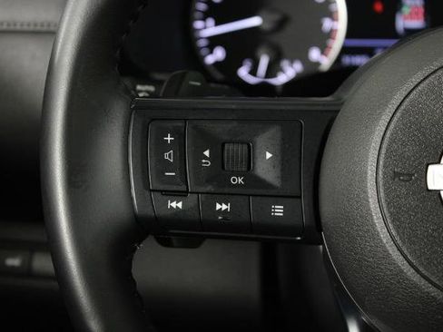 Certified 2025 Nissan Pathfinder SV FWD image 28