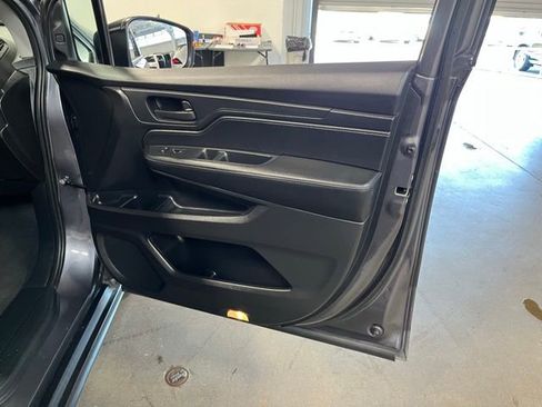 Used 2024 Honda Odyssey EX-L image 12