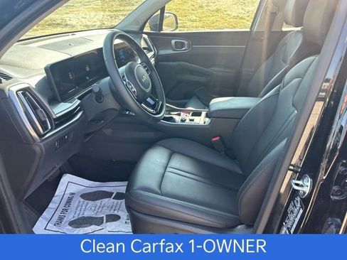 Used 2025 Kia Sorento S image 11