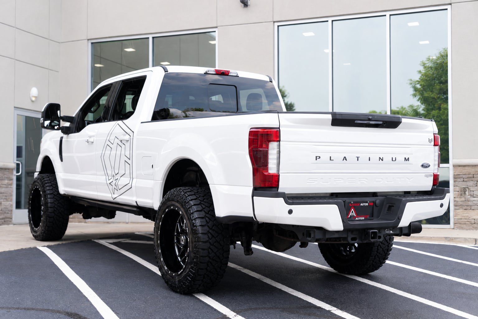 Used 2019 Ford F250 Platinum w/ Platinum Ultimate Package AWD/4WD image 9