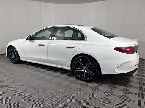 Certified 2025 Mercedes-Benz E 350 4MATIC Sedan image 4