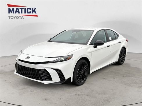 New 2026 Toyota Camry Hybrid image 3