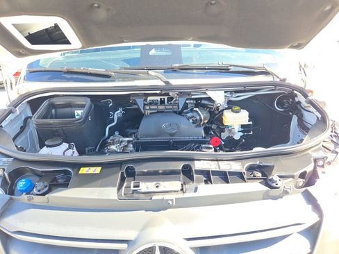 Used 2025 Mercedes-Benz Sprinter 2500 image 27