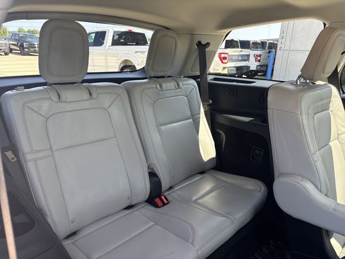 Used 2025 Lincoln Aviator Reserve w/ Equipment Group 201A AWD/4WD image 7