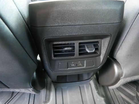 Certified 2024 Chevrolet Colorado LT w/ LT Convenience Package III AWD/4WD image 18