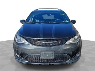 Used 2020 Chrysler Pacifica Touring-L w/ S Appearance Package video 1