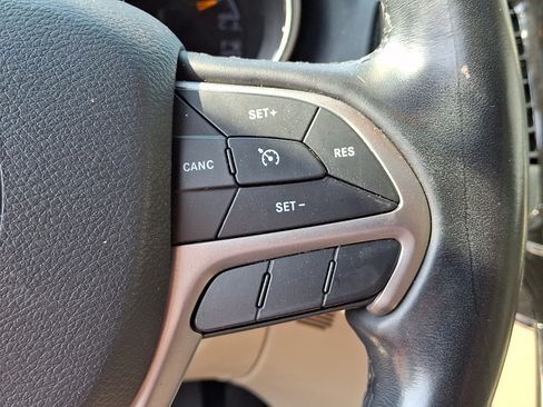 Used 2021 Jeep Grand Cherokee Limited AWD/4WD image 24