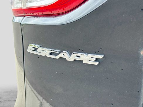 Used 2014 Ford Escape Titanium w/ Equipment Group 401A AWD/4WD image 12