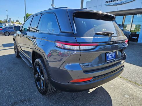 Used 2024 Jeep Grand Cherokee Limited w/ Luxury Tech Group II AWD/4WD image 3