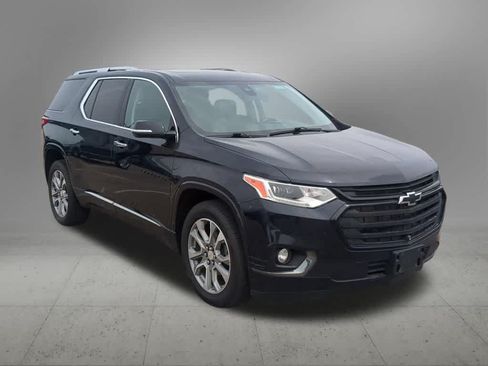 Used 2020 Chevrolet Traverse Premier w/ LPO, Blackout Package AWD/4WD image 8