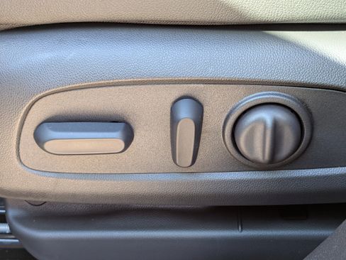 New 2025 Chevrolet TrailBlazer RS w/ Convenience Package image 18