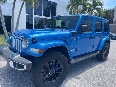Used 2022 Jeep Wrangler Unlimited Sahara AWD/4WD image 36
