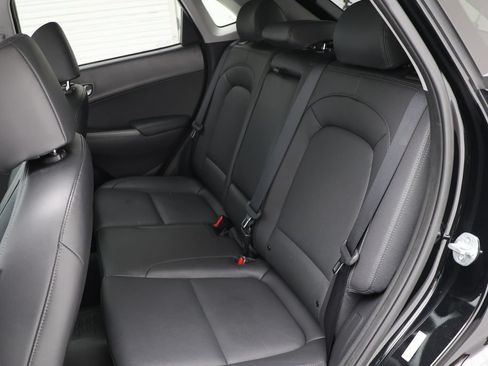 Used 2023 Hyundai Kona Limited AWD/4WD image 11